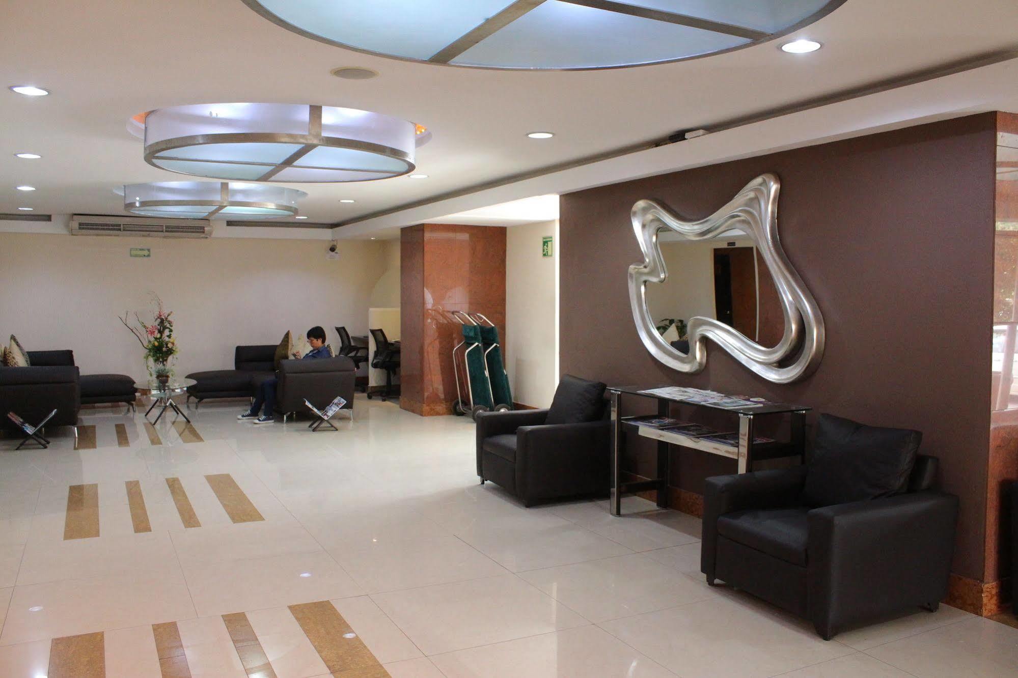 Hotel Vista Inn Premium Tuxtla Gutierrez Exterior photo